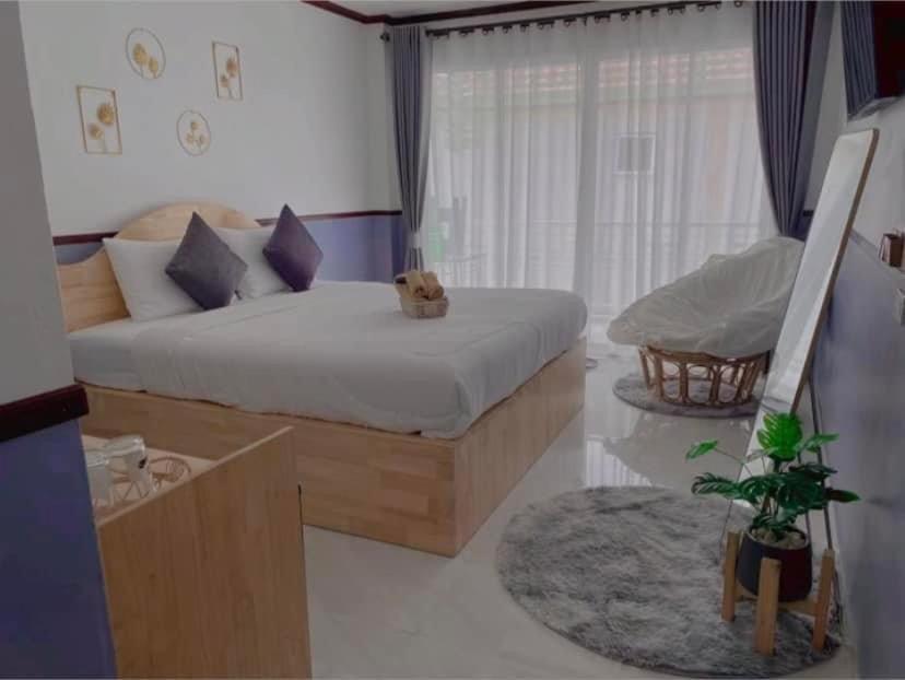 Baan Tipsukon Bed and Breakfast Koh Larn Exteriör bild