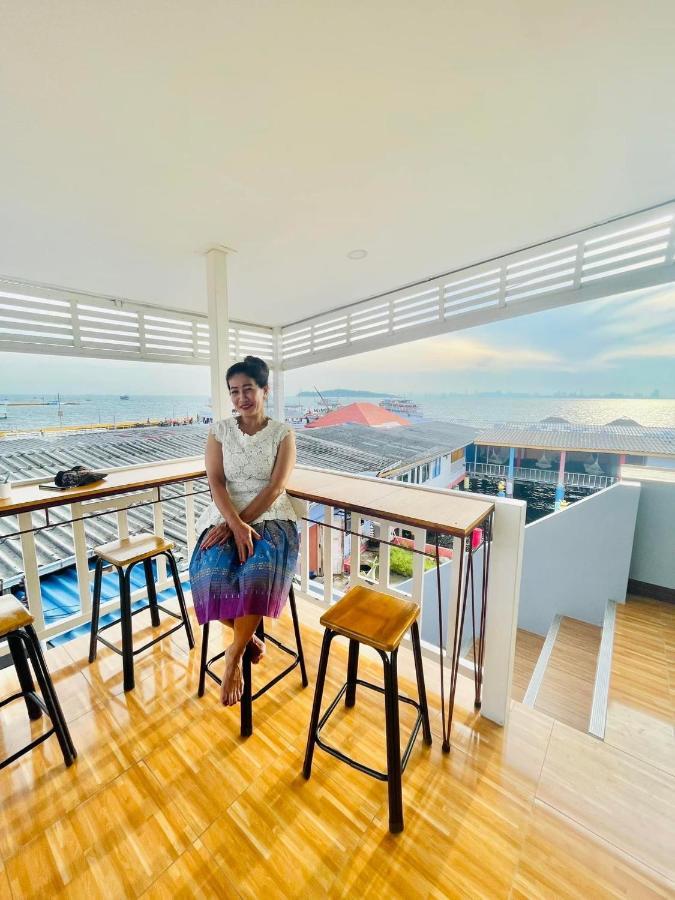 Baan Tipsukon Bed and Breakfast Koh Larn Exteriör bild