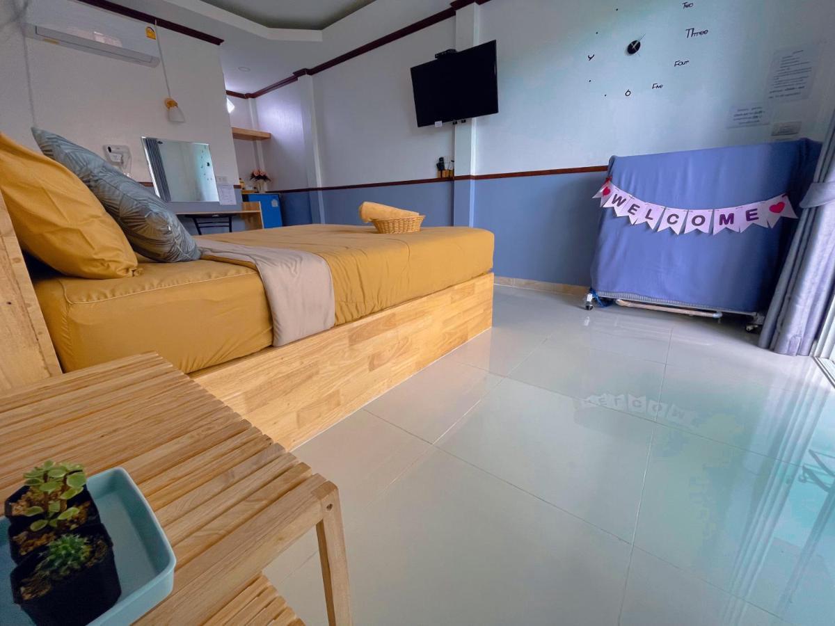 Baan Tipsukon Bed and Breakfast Koh Larn Exteriör bild