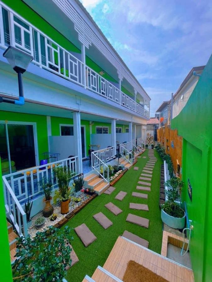 Baan Tipsukon Bed and Breakfast Koh Larn Exteriör bild