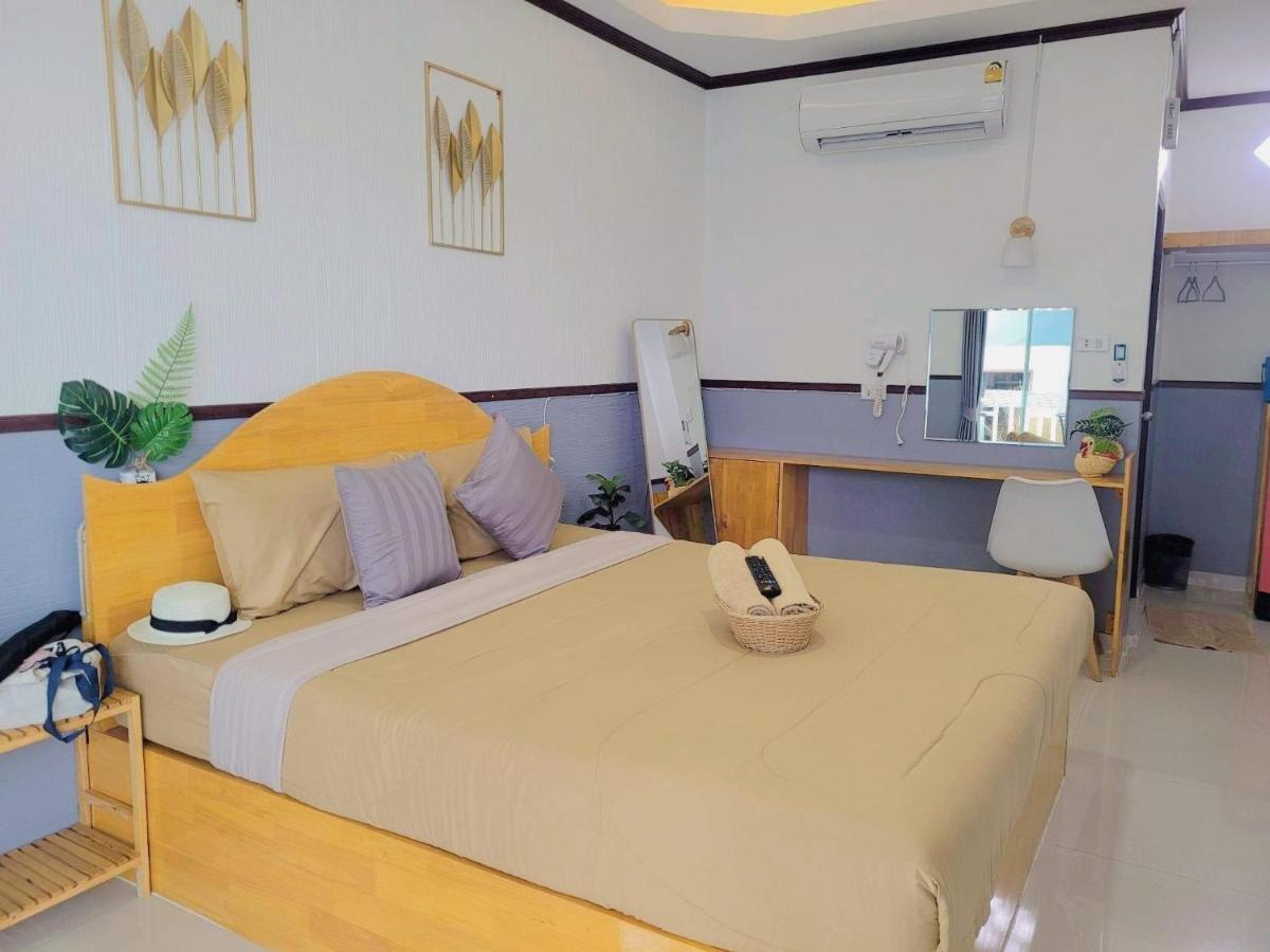Baan Tipsukon Bed and Breakfast Koh Larn Exteriör bild