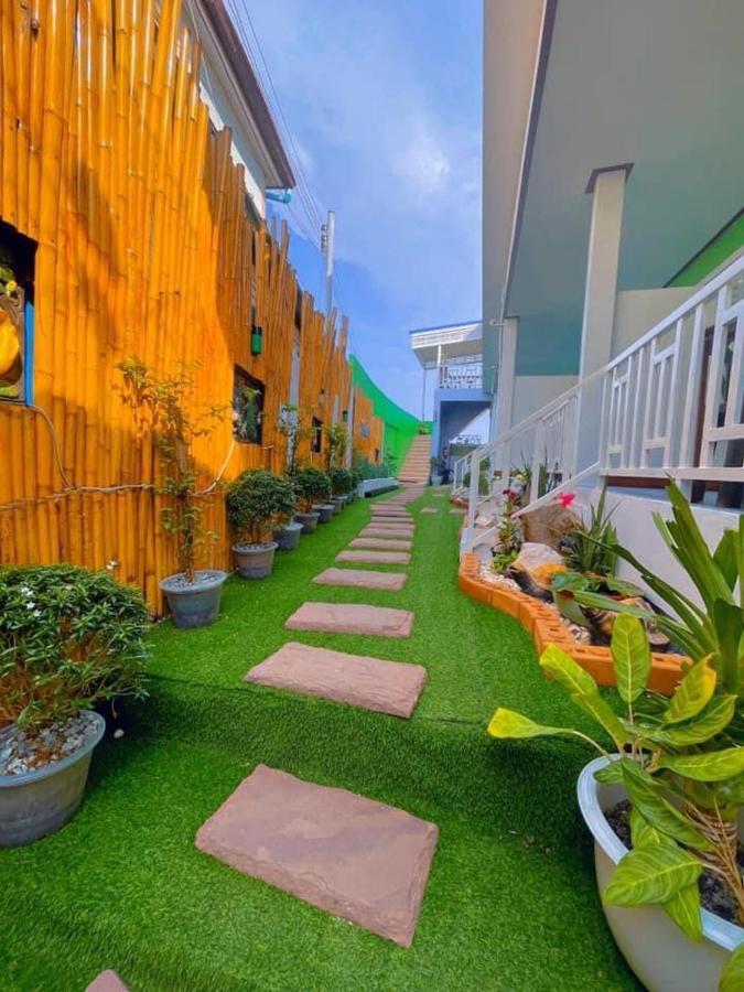 Baan Tipsukon Bed and Breakfast Koh Larn Exteriör bild