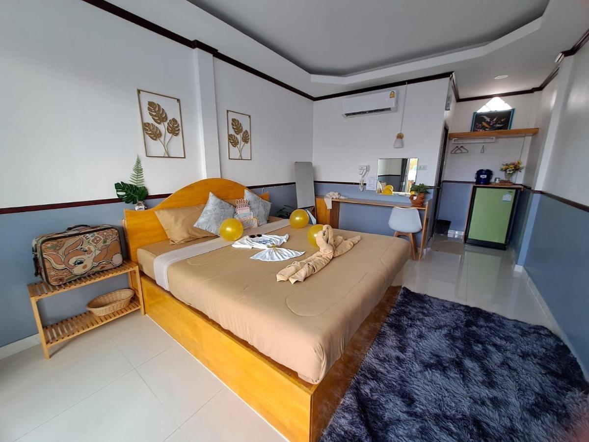 Baan Tipsukon Bed and Breakfast Koh Larn Exteriör bild