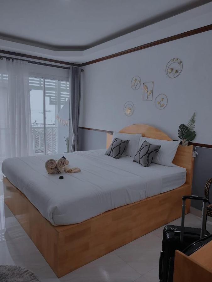 Baan Tipsukon Bed and Breakfast Koh Larn Exteriör bild