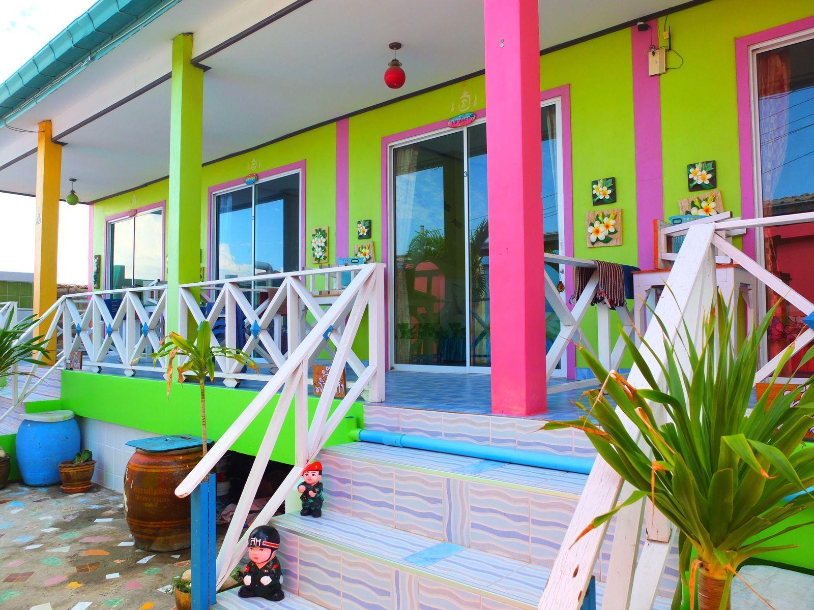 Baan Tipsukon Bed and Breakfast Koh Larn Exteriör bild